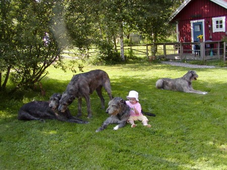 Flocken myser med barnbarnet Miranda